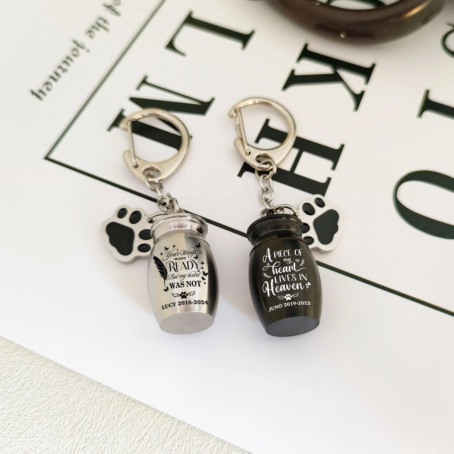 Pet Urns Keychain for Dog Cat - Small Pet Cremation Keepsake - Pend Paw Print Memorial Urn